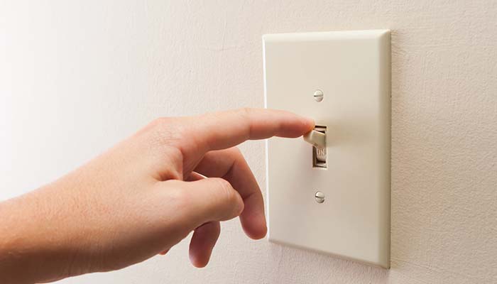 switchnig off the light switch